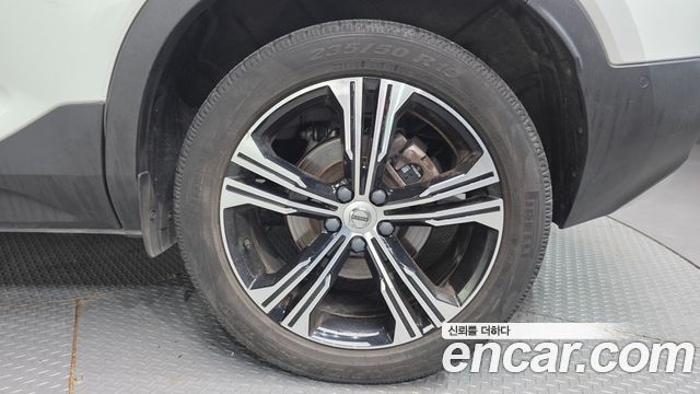 Volvo XC40 2021 — photo 7