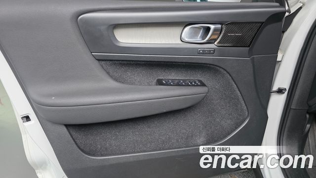 Volvo XC40 2021 — photo 14