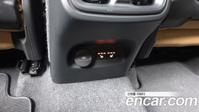 Volvo XC40 2021 — photo 33