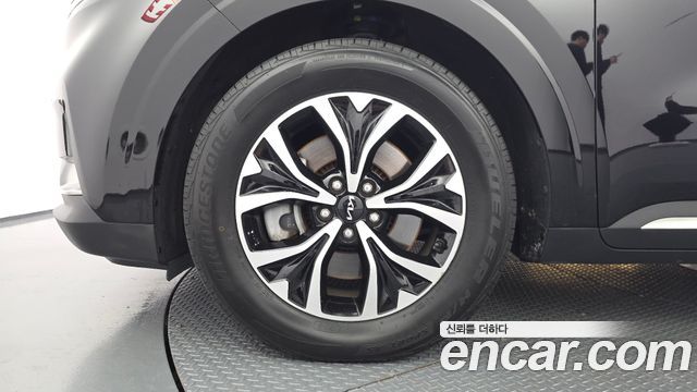 Kia Canival 2023 — photo 5