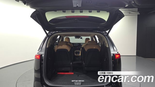 Kia Canival 2023 — photo 26
