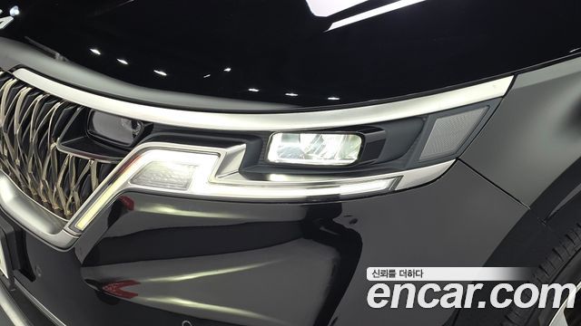 Kia Canival 2023 — photo 8