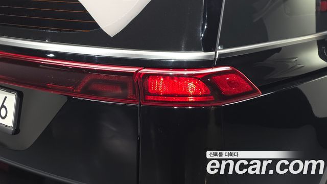 Kia Canival 2023 — photo 9