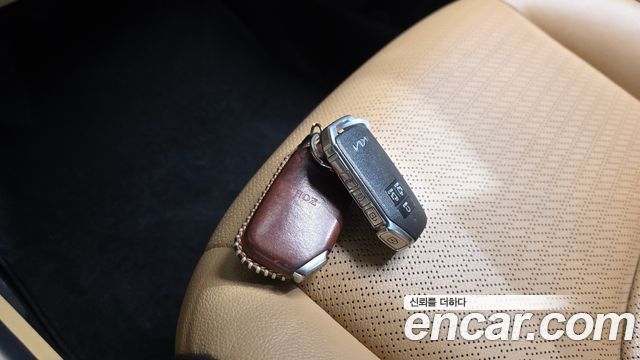 Kia Canival 2023 — photo 28