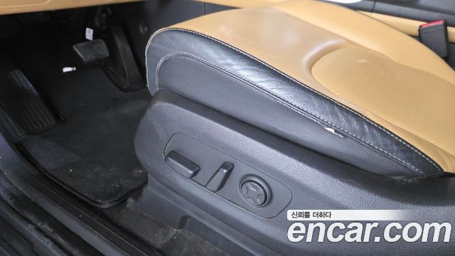 Kia Canival 2023 — photo 31