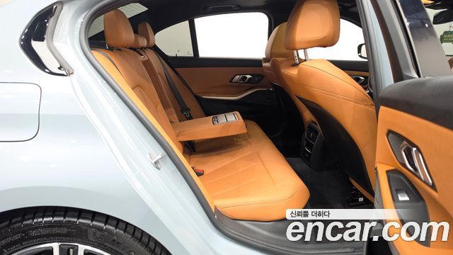 BMW 3-Series 2024 — photo 17
