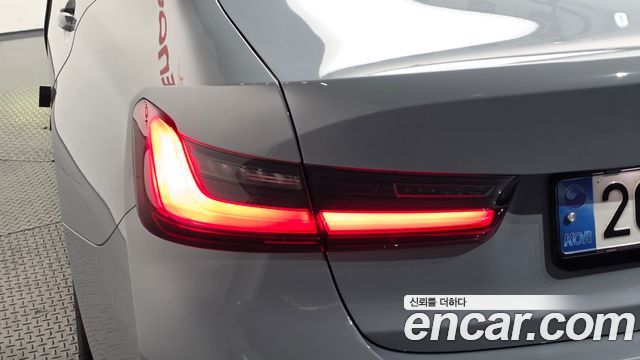 BMW 3-Series 2024 — photo 9