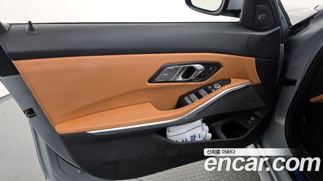 BMW 3-Series 2024 — photo 14