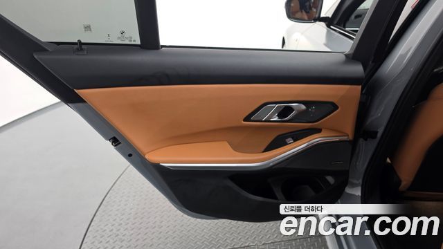 BMW 3-Series 2024 — photo 15