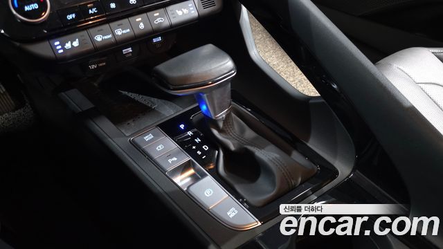 Hyundai AVANTE 2021 — photo 12