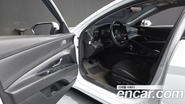 Hyundai AVANTE 2021 — photo 13