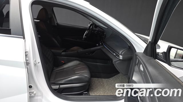 Hyundai AVANTE 2021 — photo 17
