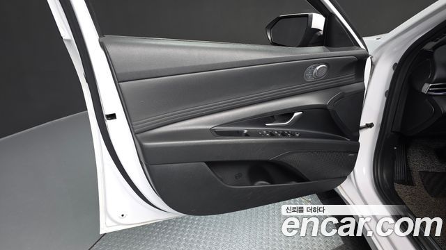 Hyundai AVANTE 2021 — photo 14