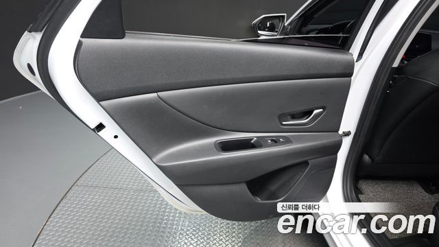 Hyundai AVANTE 2021 — photo 15