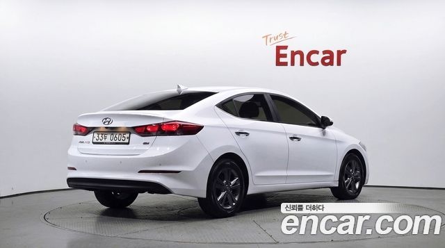 Hyundai AVANTE 2017 — photo 2