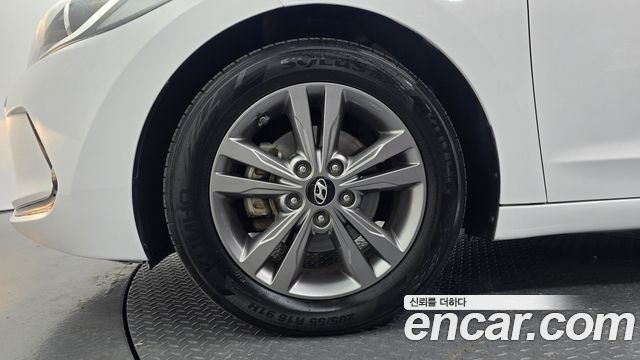Hyundai AVANTE 2017 — photo 5