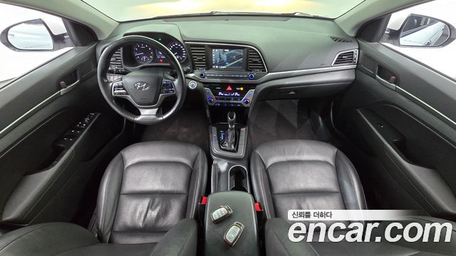 Hyundai AVANTE 2017 — photo 7
