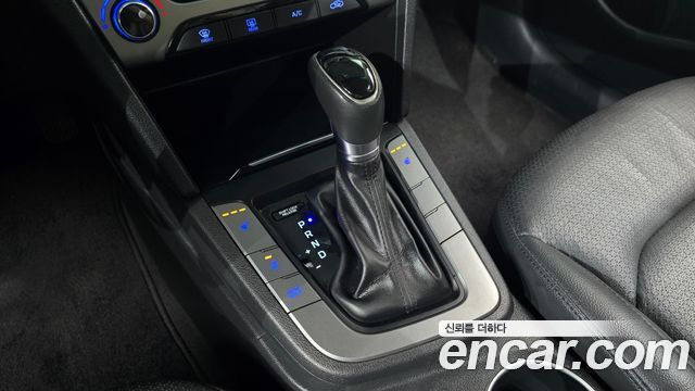 Hyundai AVANTE 2017 — photo 9