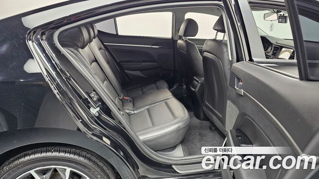 Hyundai AVANTE 2020 — photo 12