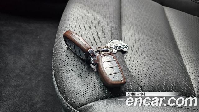 Hyundai AVANTE 2020 — photo 18