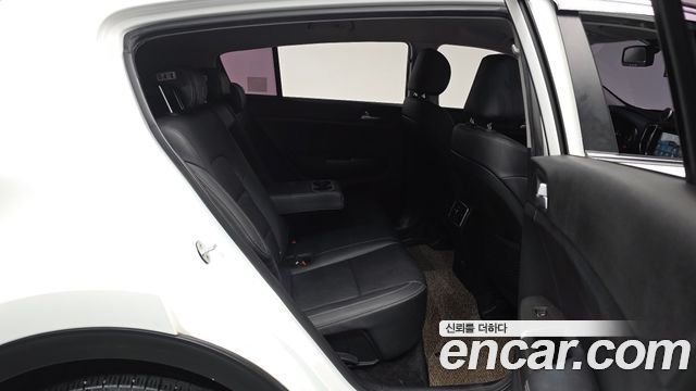 Kia Sportage 2018 — photo 17