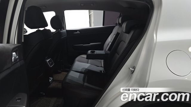 Kia Sportage 2018 — photo 18