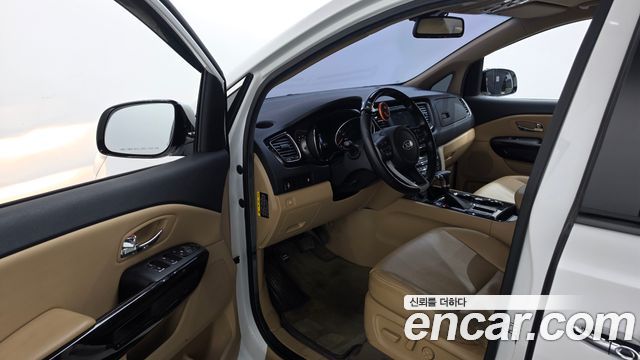 Kia Canival 2019 — photo 13