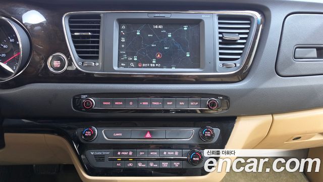 Kia Canival 2019 — photo 19