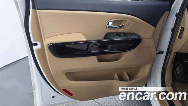 Kia Canival 2019 — photo 14