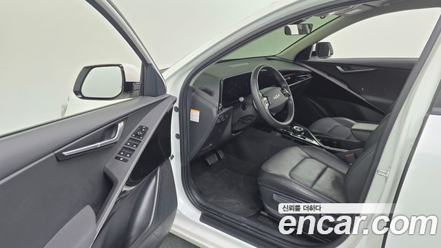 Kia Niro 2023 — photo 13