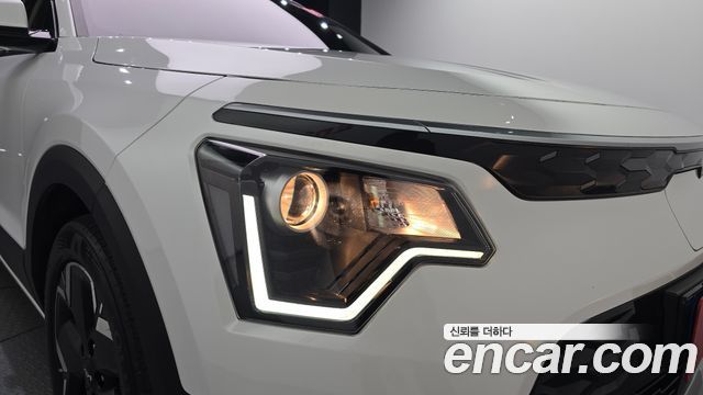 Kia Niro 2023 — photo 8