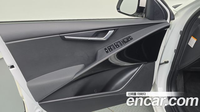 Kia Niro 2023 — photo 14