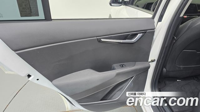 Kia Niro 2023 — photo 15