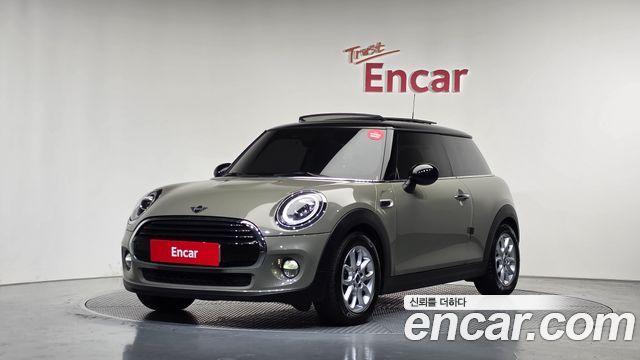 Mini Cooper 2019 — photo 1