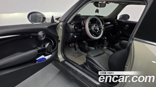 Mini Cooper 2019 — photo 13