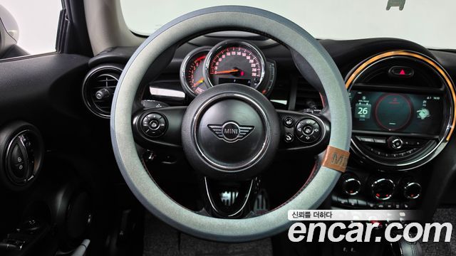 Mini Cooper 2019 — photo 19