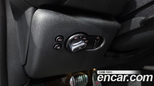 Mini Cooper 2019 — photo 24