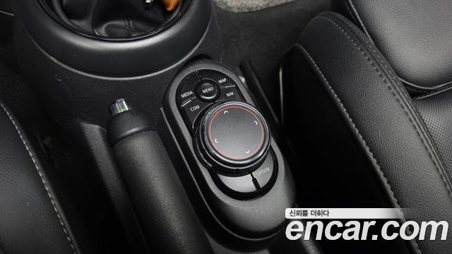 Mini Cooper 2019 — photo 25
