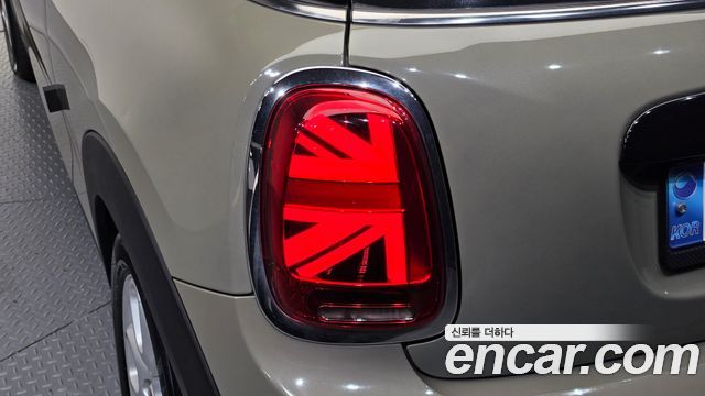 Mini Cooper 2019 — photo 9