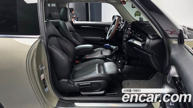 Mini Cooper 2019 — photo 16