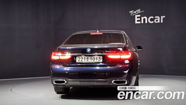 BMW 7-Series 2018 — photo 4