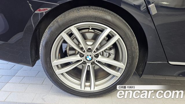 BMW 7-Series 2018 — photo 5
