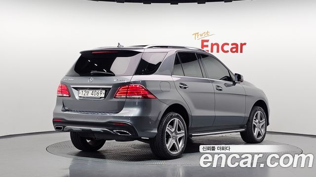 Mercedes-Benz GLE-Class 2018 — photo 2