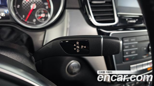 Mercedes-Benz GLE-Class 2018 — photo 9