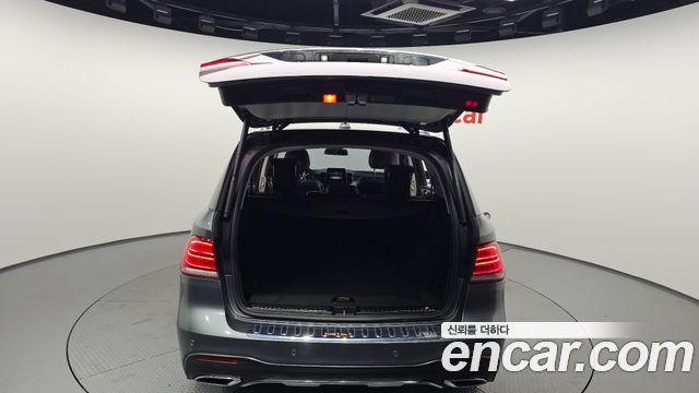 Mercedes-Benz GLE-Class 2018 — photo 20