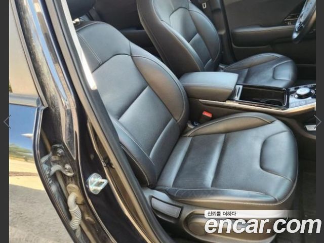 Kia Niro 2019 — photo 11