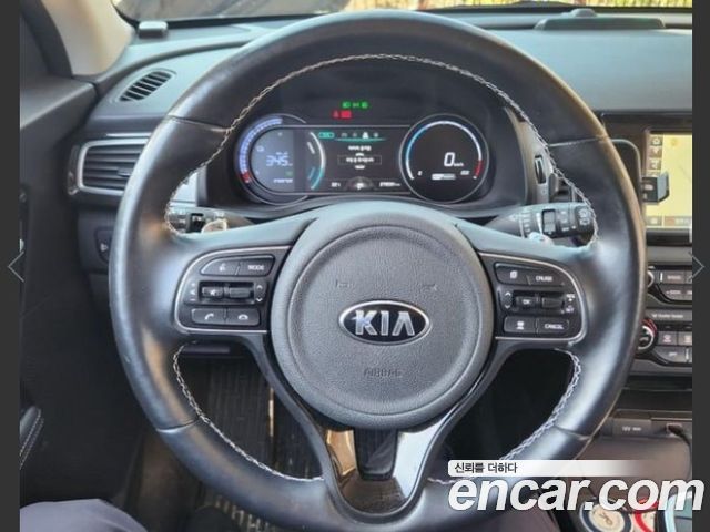 Kia Niro 2019 — photo 16