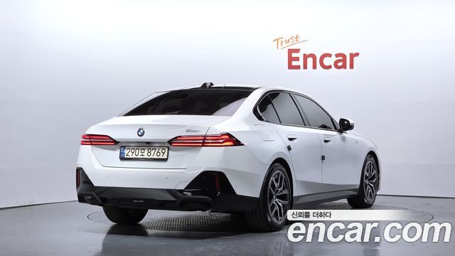 BMW 5-Series 2024 — photo 2