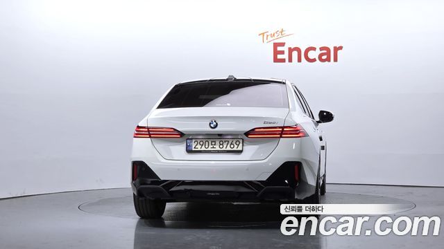 BMW 5-Series 2024 — photo 4