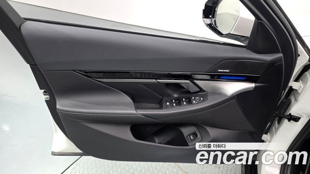 BMW 5-Series 2024 — photo 14